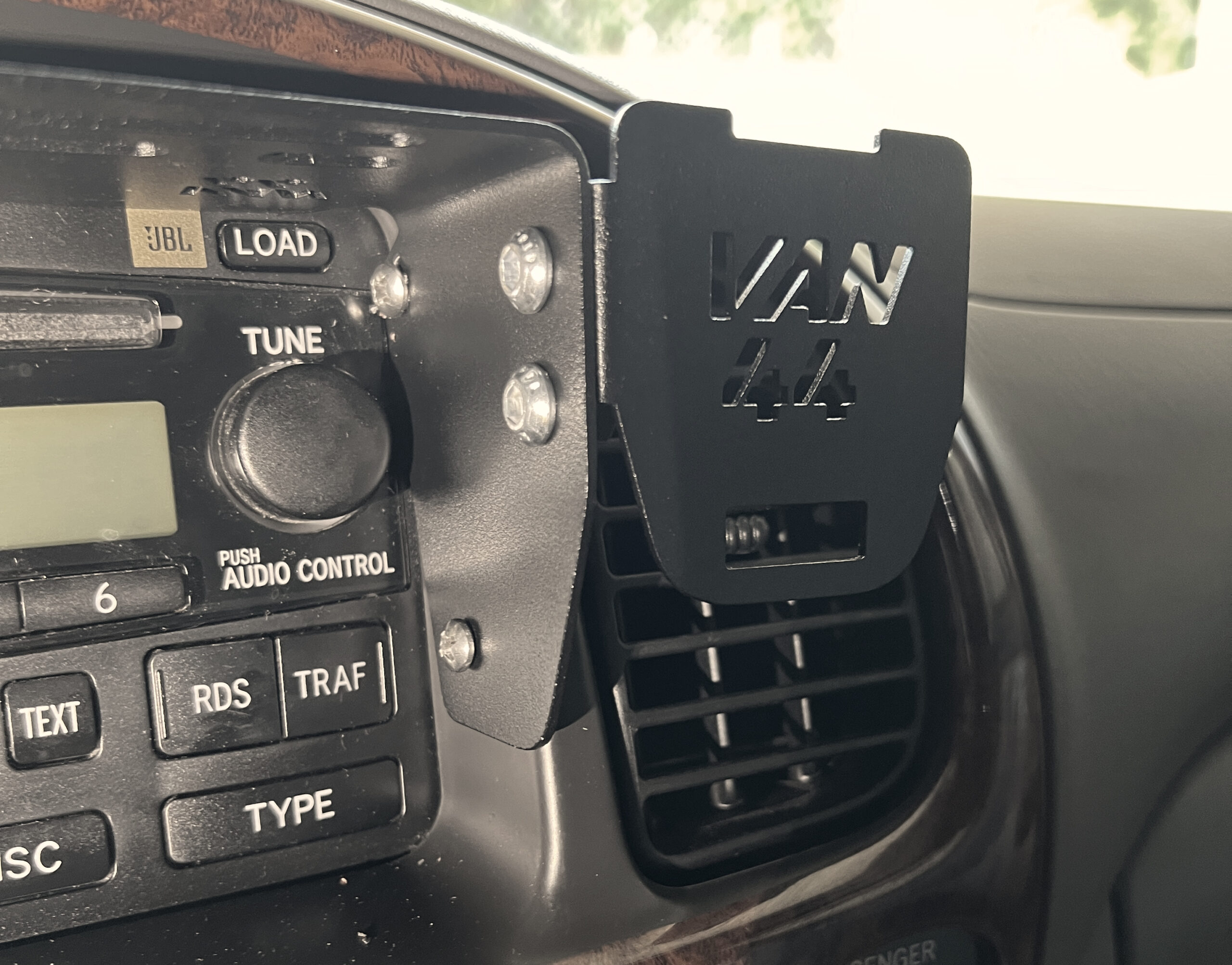 toyota sequoia dash mount