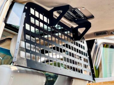 1ST GET TOYOTA SEQUOIA 2ND ROW DIVIDER